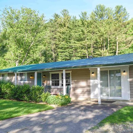 Cottage With Yard And Grill About 21 Mi To Hocking Hills! Nelsonville Dış mekan fotoğraf