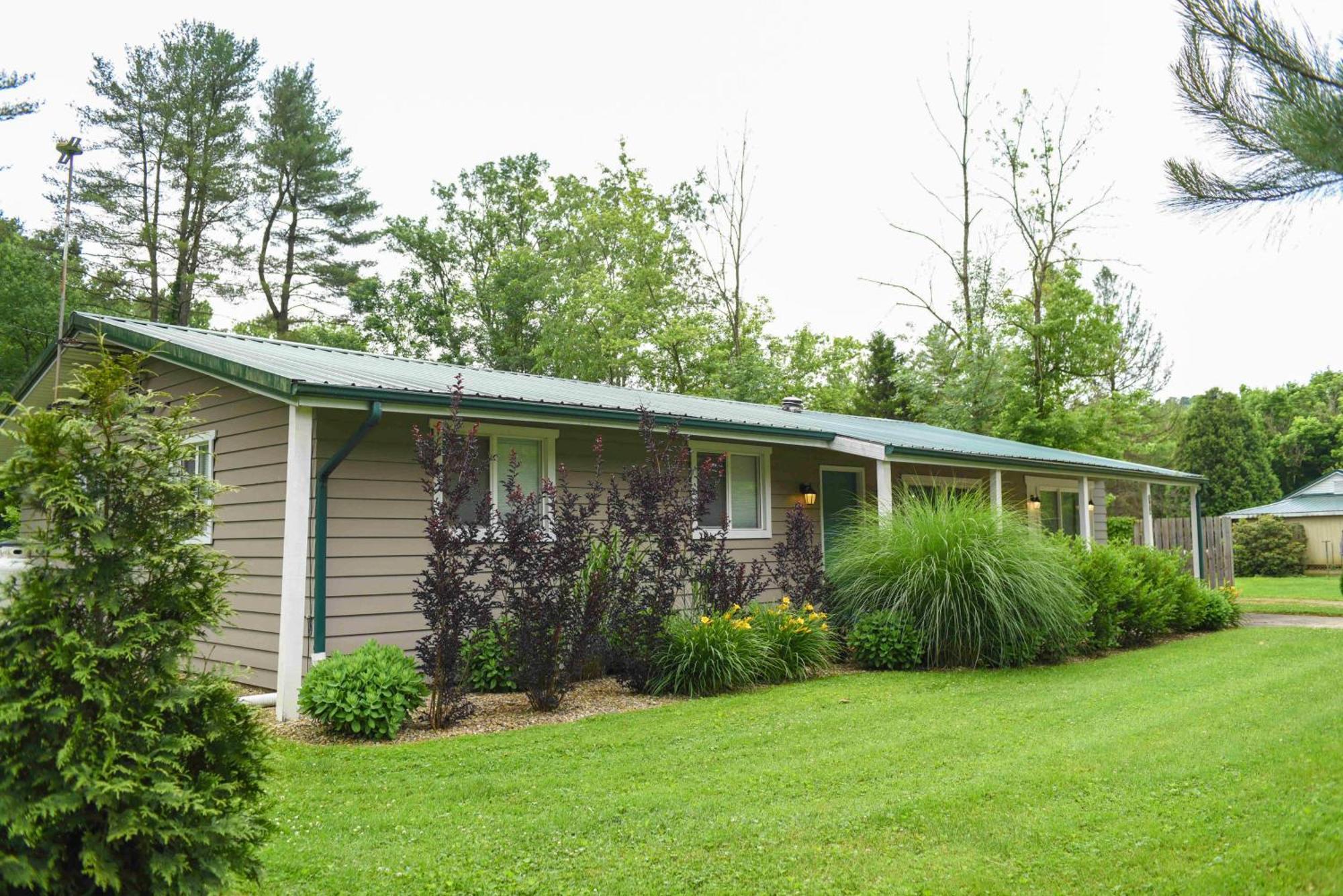 Cottage With Yard And Grill About 21 Mi To Hocking Hills! Nelsonville Dış mekan fotoğraf